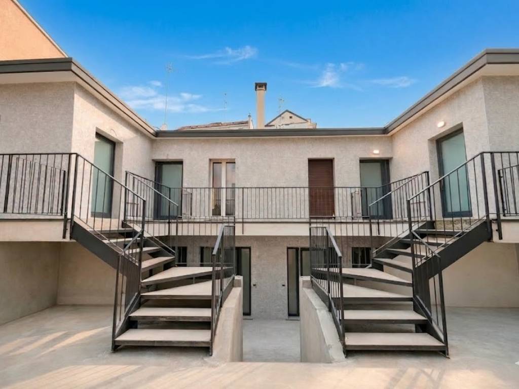 appartamento in vendita a Milano in zona Piazzale Lodi