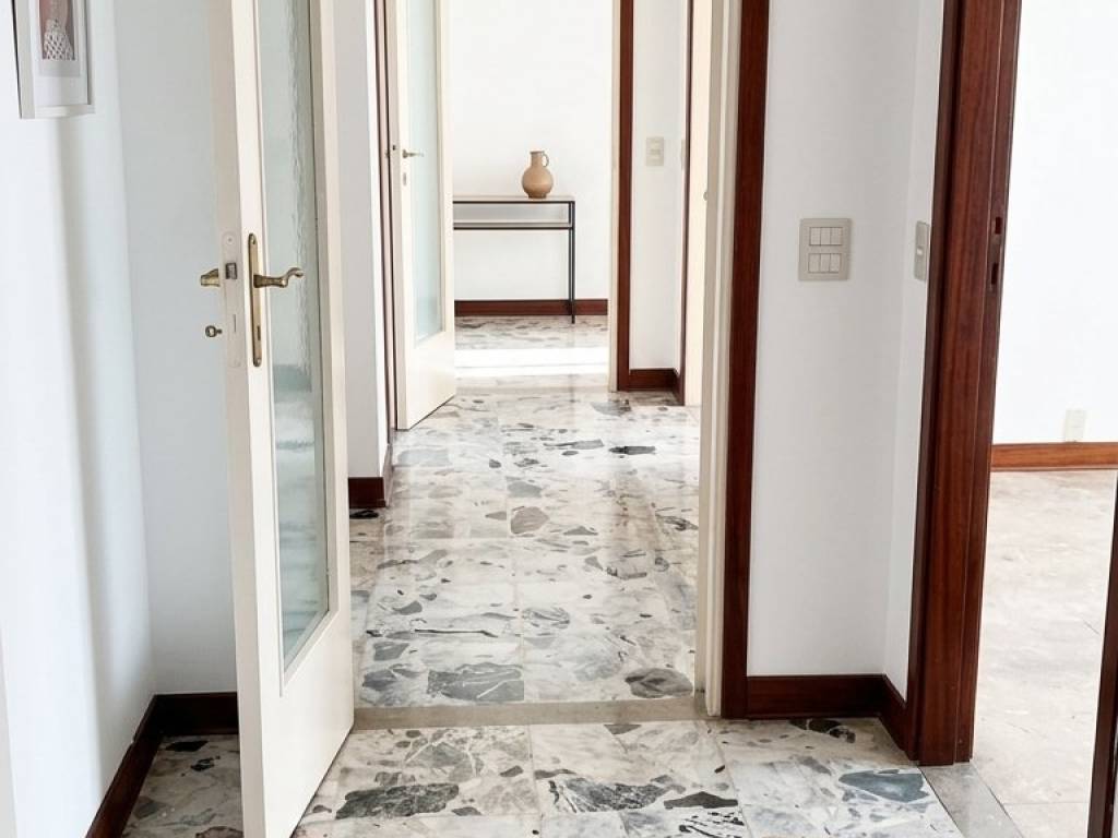 appartamento in vendita a Milano in zona Vigentino