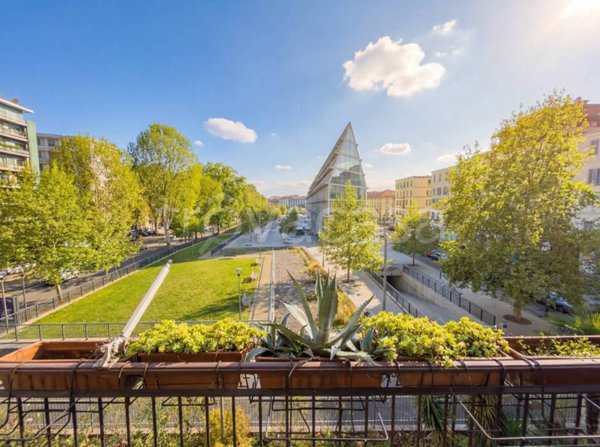 appartamento in vendita a Milano in zona Porta Garibaldi