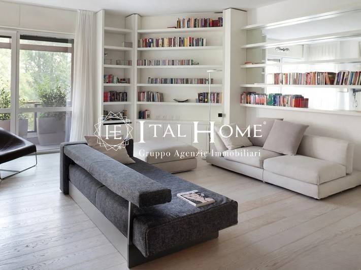 appartamento in vendita a Milano in zona Baggio