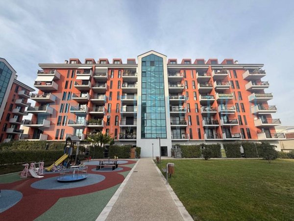 appartamento in vendita a Milano in zona Porta Vittoria