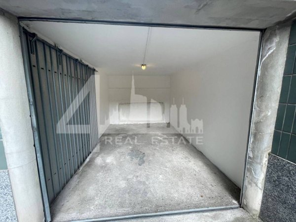 appartamento in vendita a Milano in zona Cascina dei Pomi