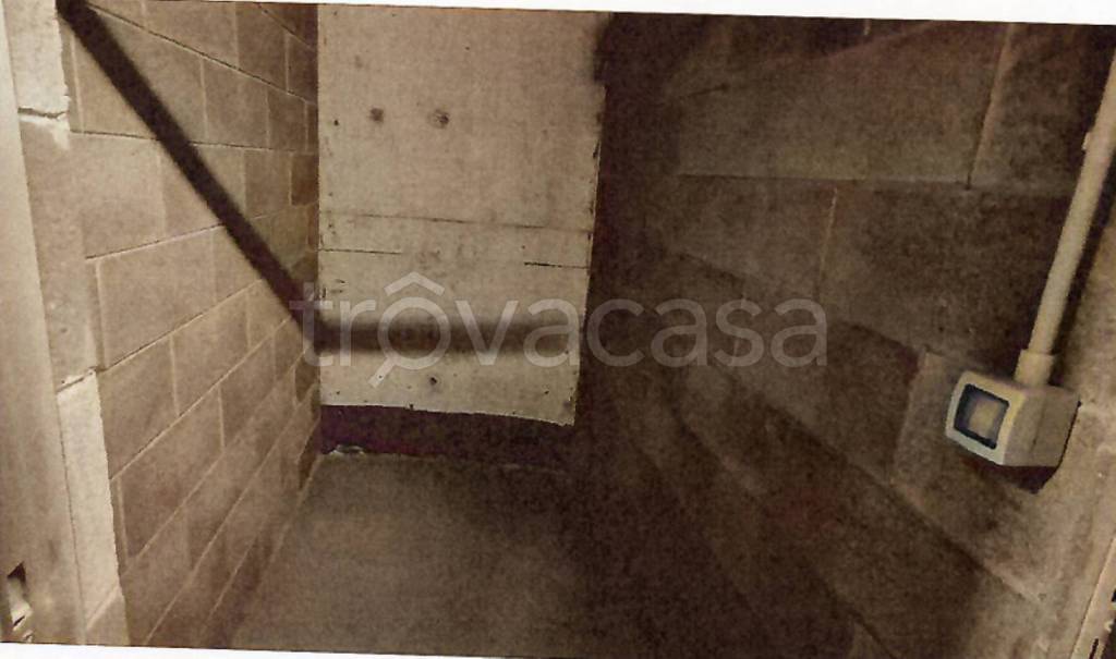 locale commerciale in vendita a Milano in zona Dergano