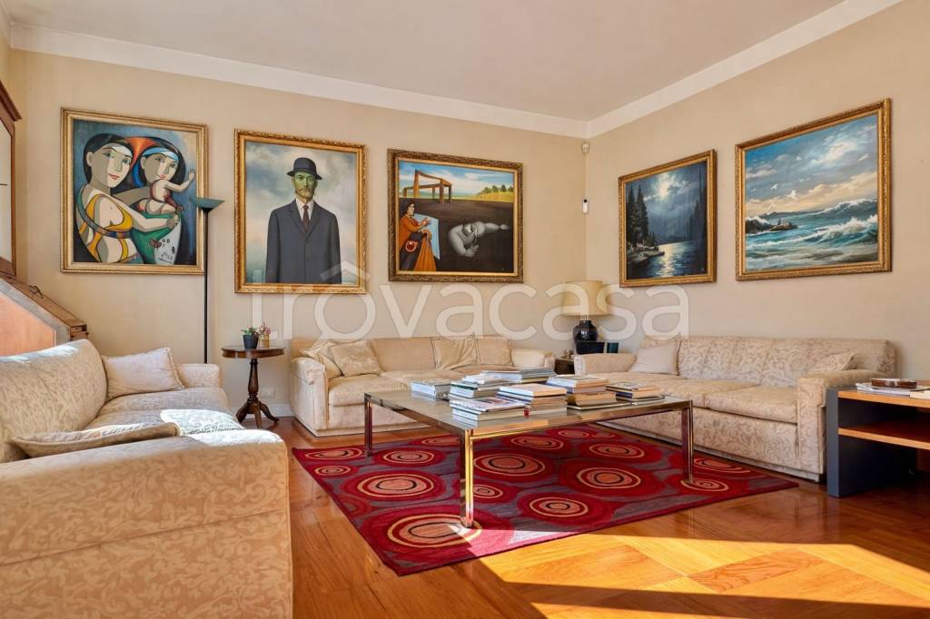 appartamento in vendita a Milano in zona Porta Venezia