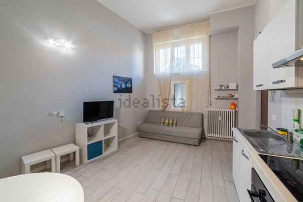 appartamento in vendita a Milano in zona Baggio