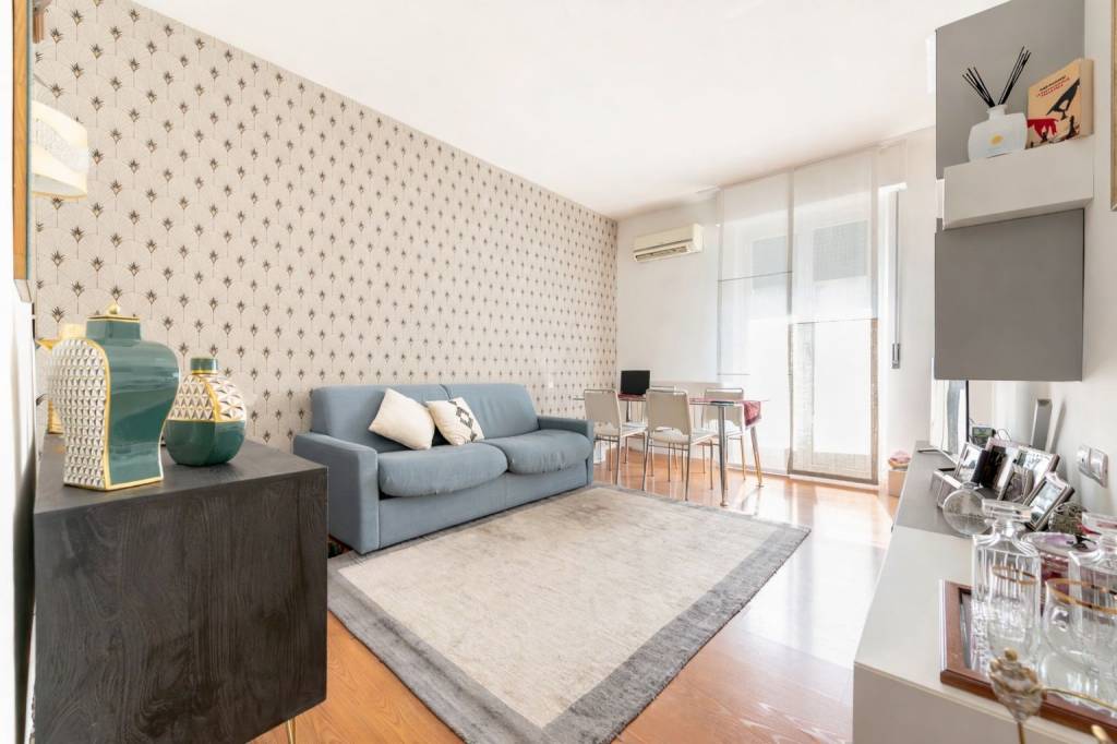 appartamento in vendita a Milano in zona Lorenteggio