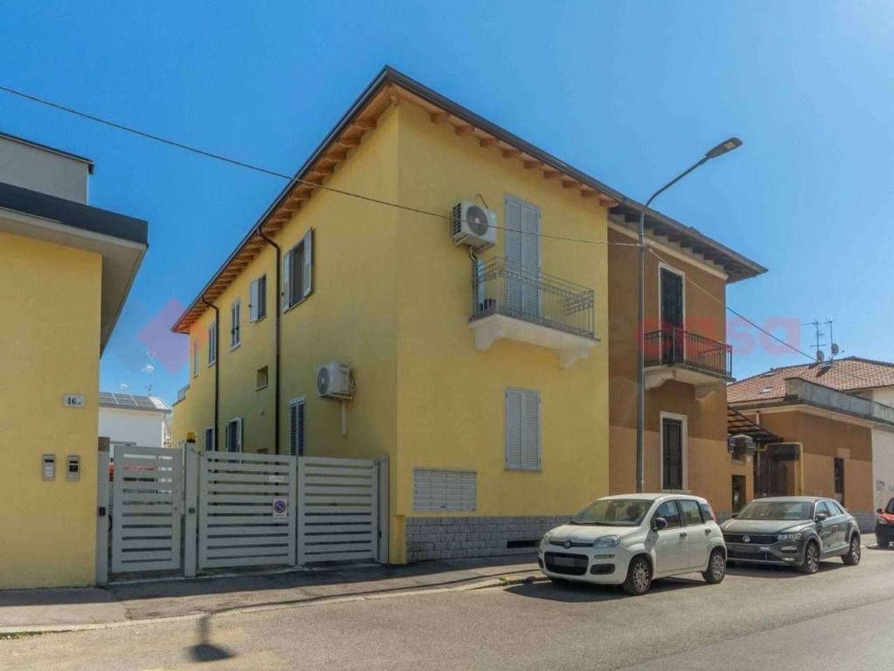 appartamento in vendita a Milano in zona Barona