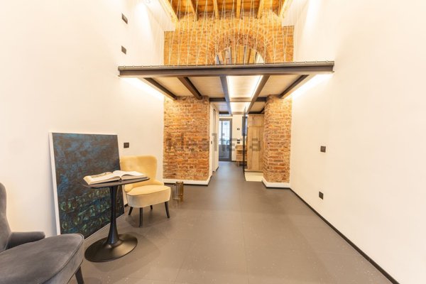 locale commerciale in vendita a Milano in zona Loreto