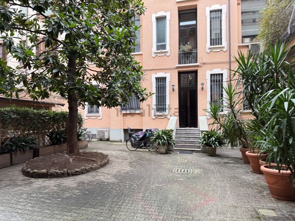 appartamento in vendita a Milano in zona Isola