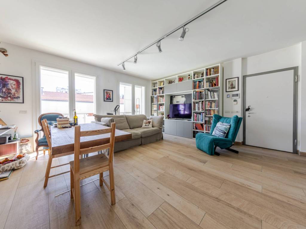 appartamento in vendita a Milano in zona Vigentino