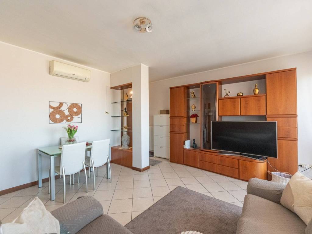 appartamento in vendita a Milano in zona Rogoredo