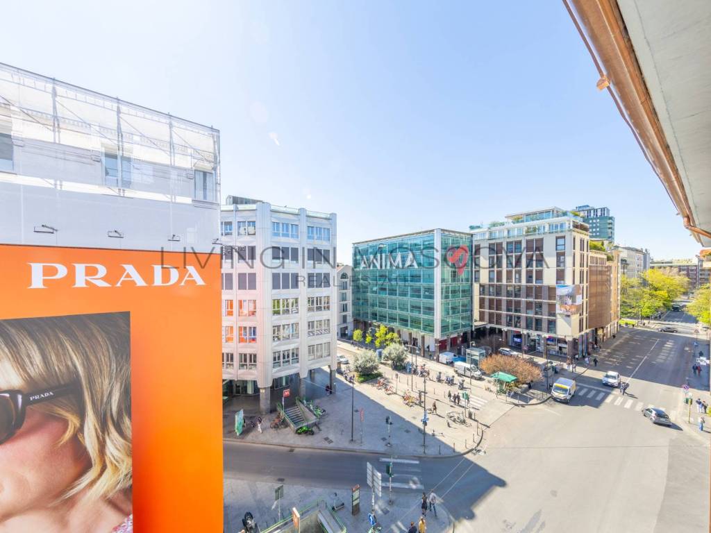 appartamento in vendita a Milano in zona Porta Nuova