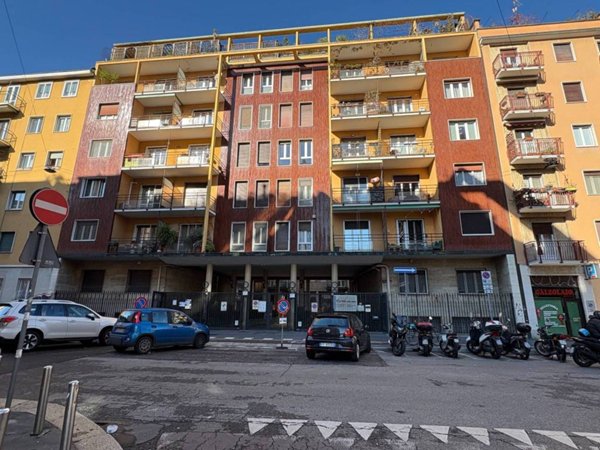 appartamento in vendita a Milano in zona Solari