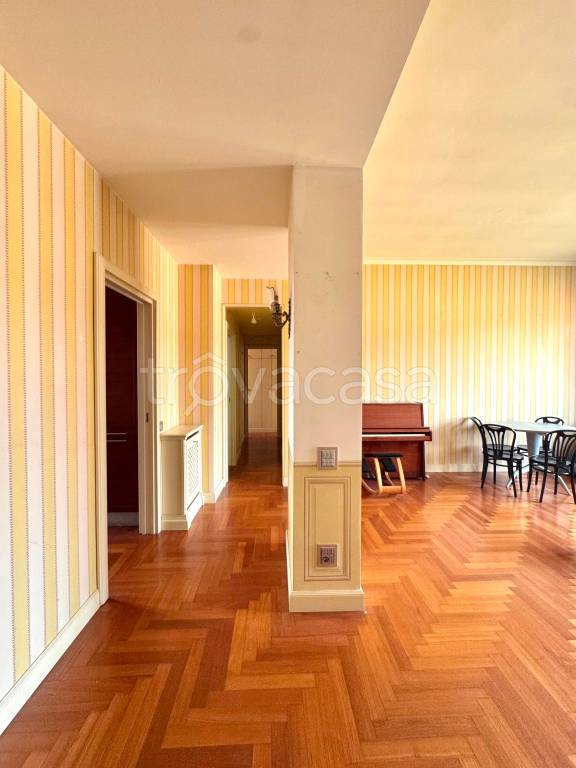 appartamento in vendita a Milano in zona Bocconi