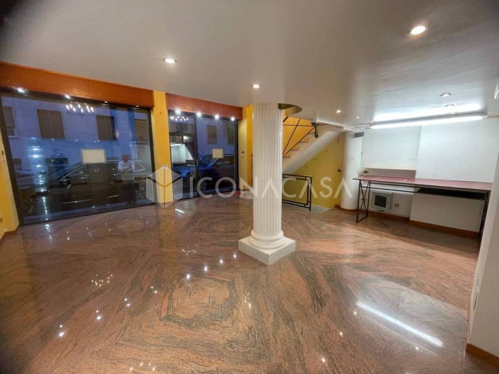 negozio in vendita a Milano