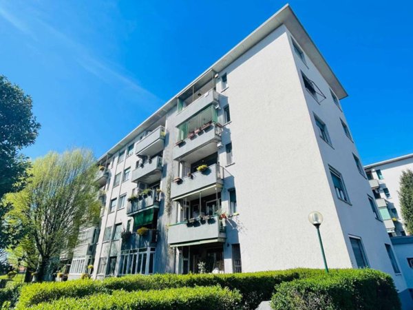 appartamento in vendita a Milano in zona Corvetto