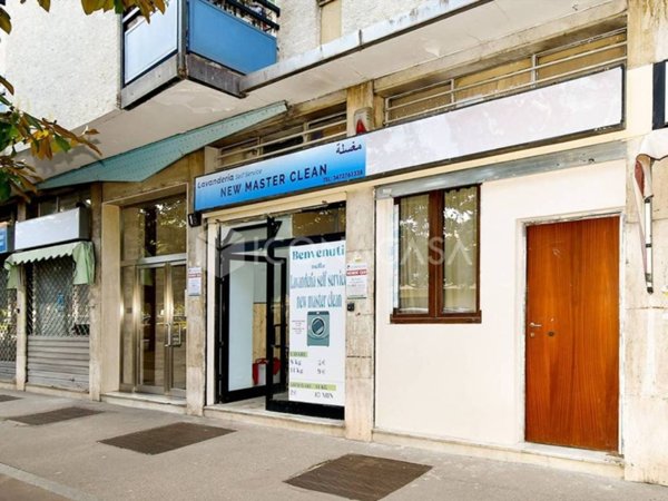 negozio in vendita a Milano in zona Porta Vittoria