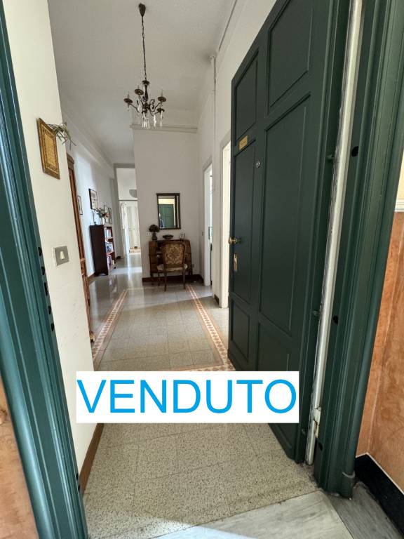 appartamento in vendita a Milano in zona Porta Garibaldi