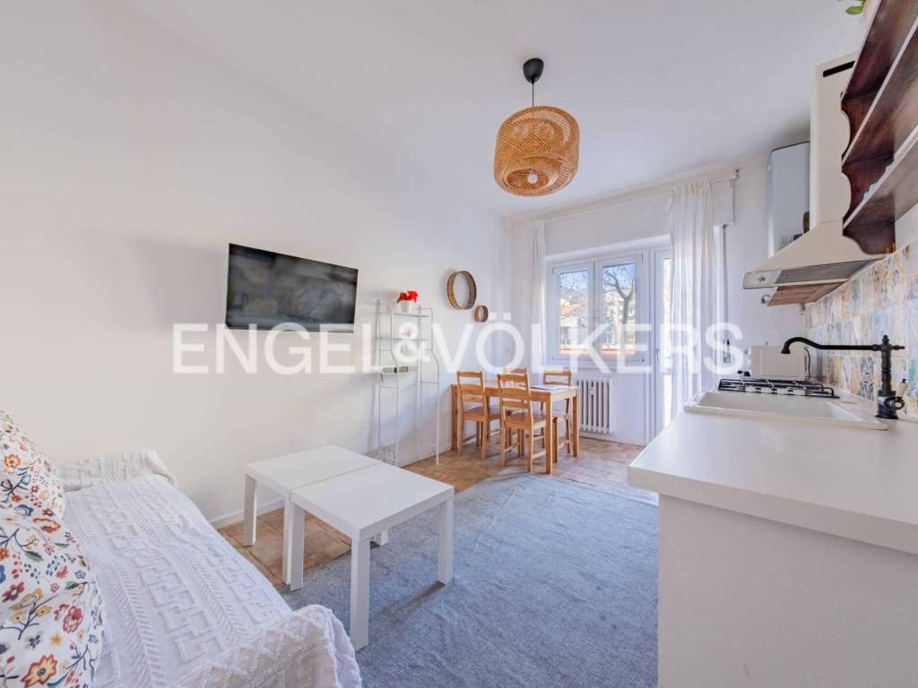 appartamento in vendita a Milano in zona Bocconi