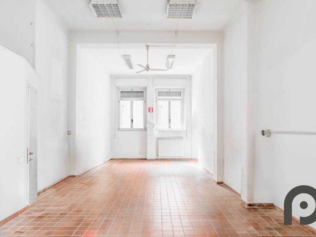negozio in vendita a Milano in zona Precotto
