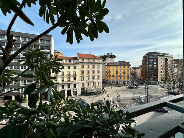 ufficio in vendita a Milano in zona Solari