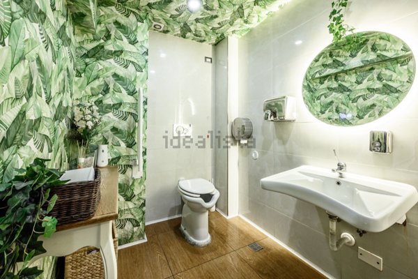 negozio in vendita a Milano in zona Porta Romana