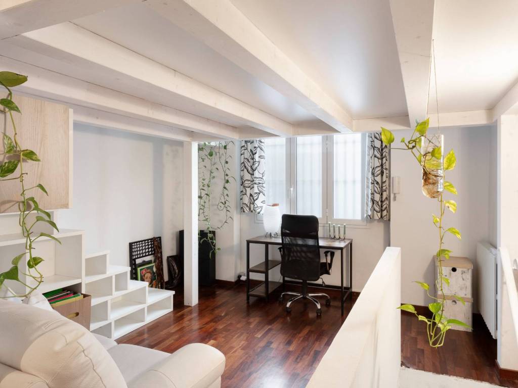 appartamento in vendita a Milano in zona Vigentino