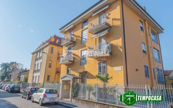 appartamento in vendita a Milano in zona Baggio
