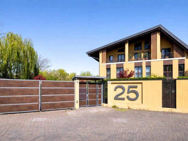 appartamento in vendita a Milano in zona Vigentino