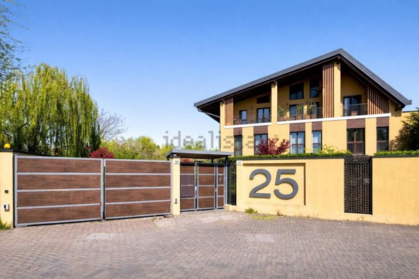 appartamento in vendita a Milano in zona Vigentino