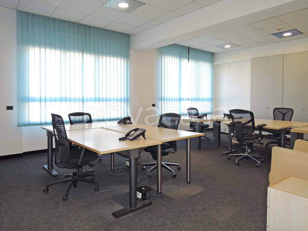 ufficio in vendita a Milano in zona Barona