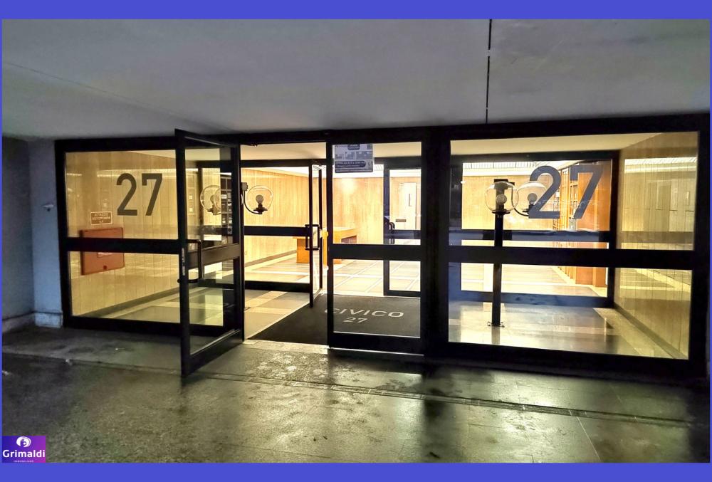 ufficio in vendita a Milano in zona Molino Dorino