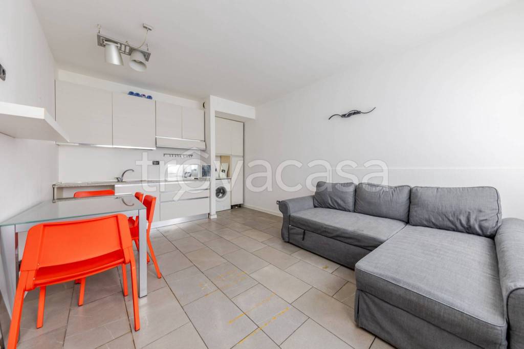 appartamento in vendita a Milano in zona Barona