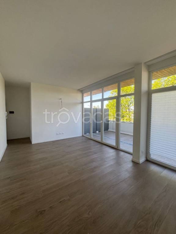 appartamento in vendita a Milano in zona Famagosta