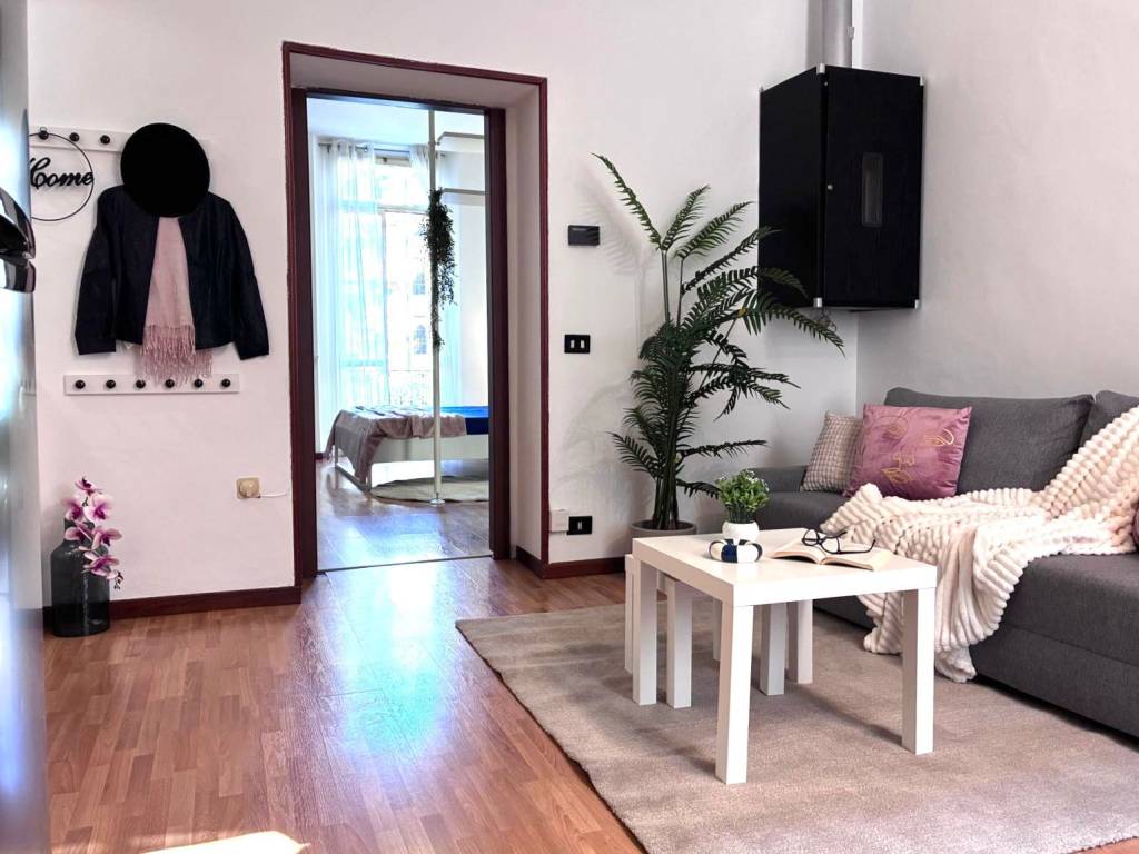 appartamento in vendita a Milano in zona Guastalla