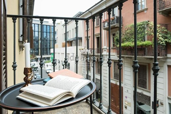 appartamento in vendita a Milano in zona Porta Nuova