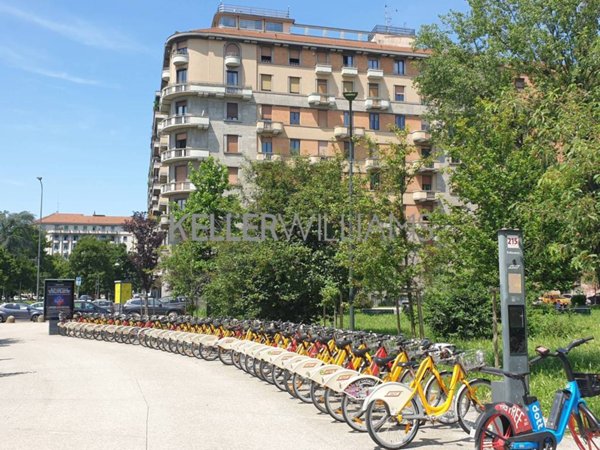 ufficio in vendita a Milano in zona Città Studi