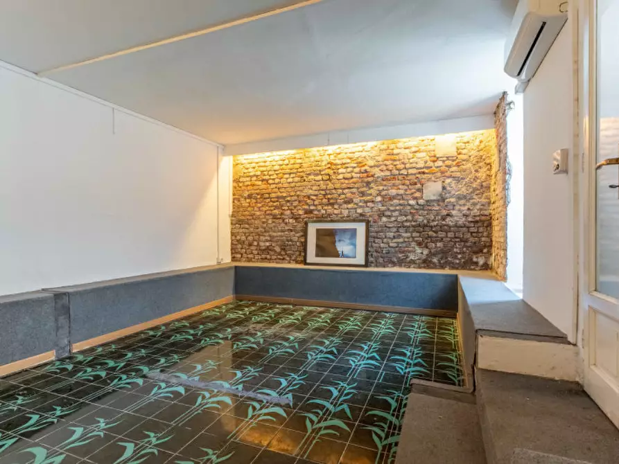 ufficio in vendita a Milano in zona Porta Ticinese