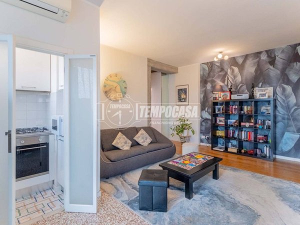 appartamento in vendita a Milano in zona Segnano