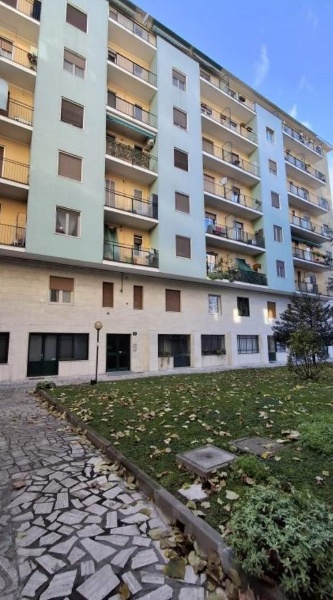 appartamento in vendita a Milano in zona Muggiano