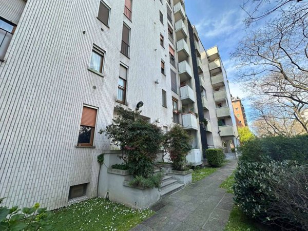 appartamento in vendita a Milano in zona Famagosta