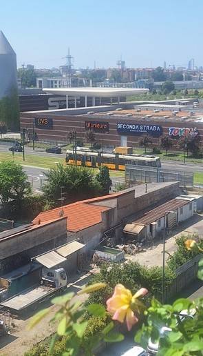 negozio in vendita a Milano in zona Turro