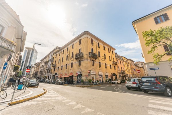 appartamento in vendita a Milano in zona Isola