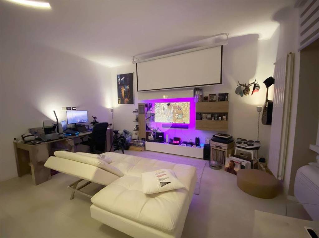 appartamento in vendita a Milano in zona Villapizzone