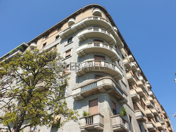 ufficio in vendita a Milano in zona Città Studi