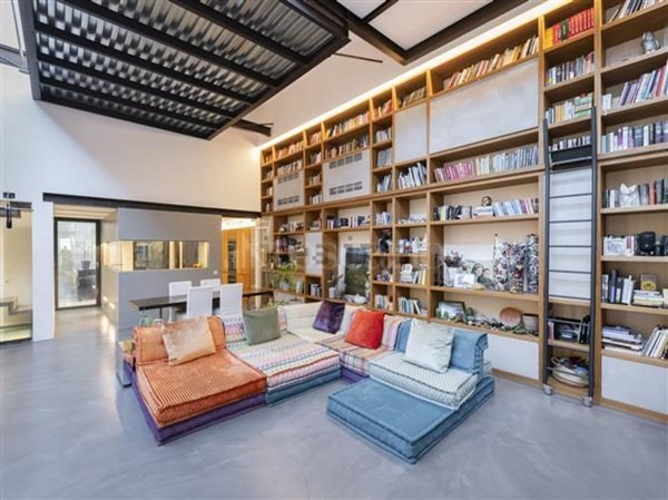 appartamento in vendita a Milano in zona Porta Genova