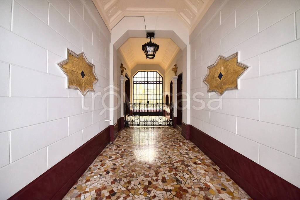 appartamento in vendita a Milano in zona Città Studi