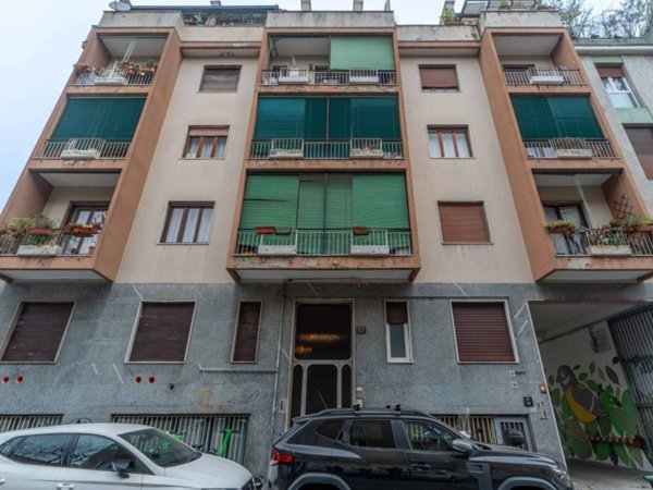 appartamento in vendita a Milano in zona Chiesa Rossa