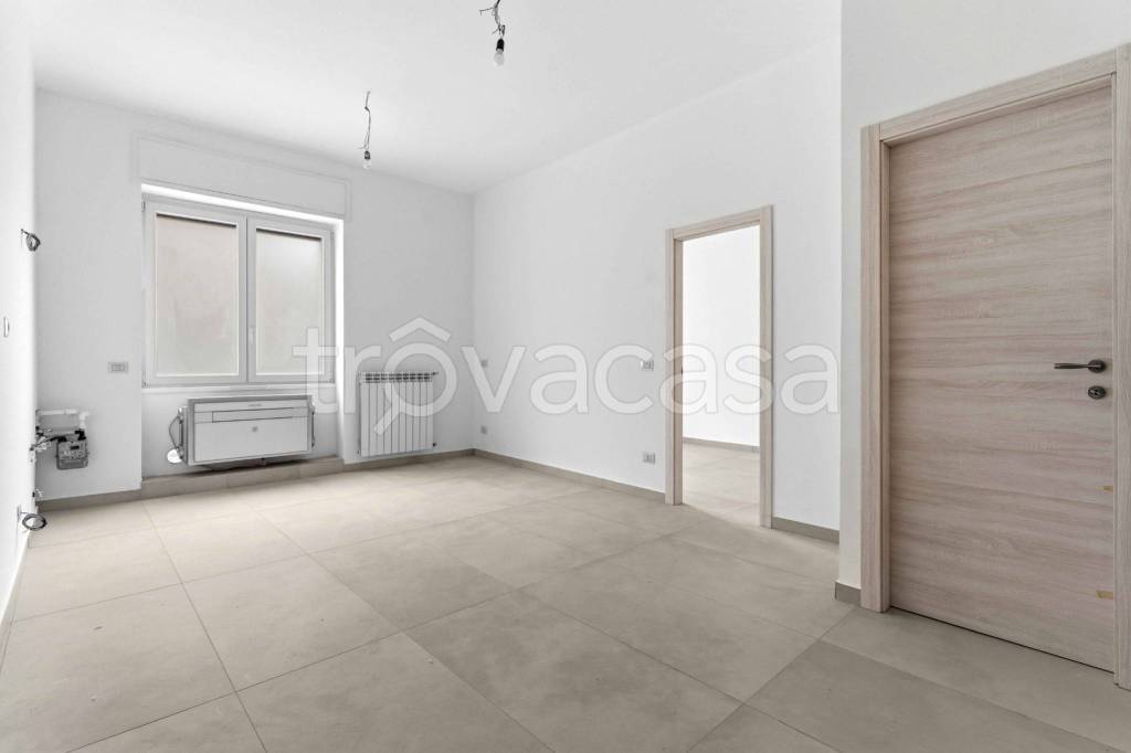 appartamento in vendita a Milano in zona Famagosta