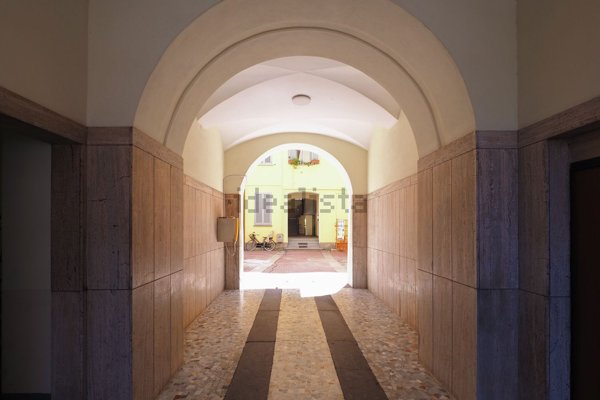 appartamento in vendita a Milano in zona Porta Genova